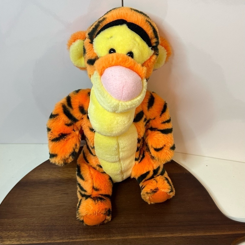 Vintage Fisher-Price “Friend Forever” Tigger Plush – 10” – 2000 Disney Mattel